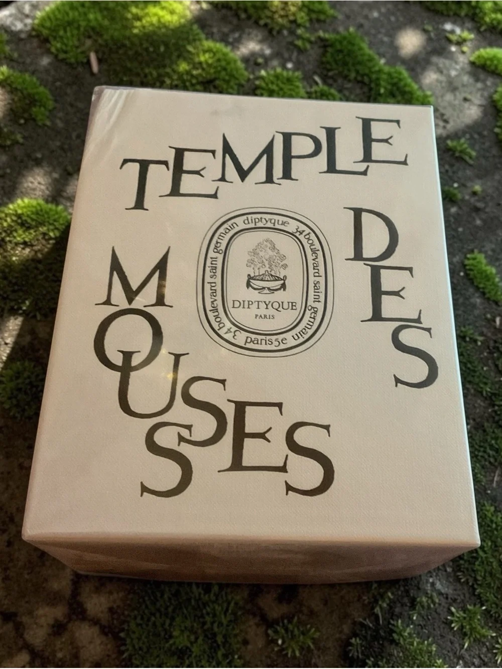 Diptyque Temple des Mousses Refillable Signature Scented Candle